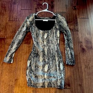 LUSH, small 3/4 length sleeve mini dress